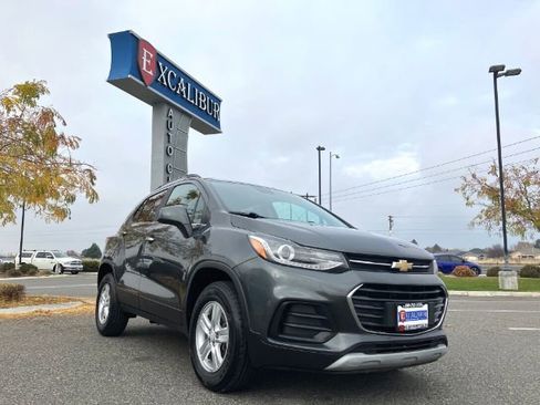 Used 2018 Chevrolet Trax LT w/ LT Convenience Package image 44