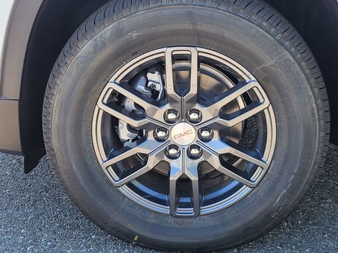 New 2026 GMC Acadia Elevation image 8