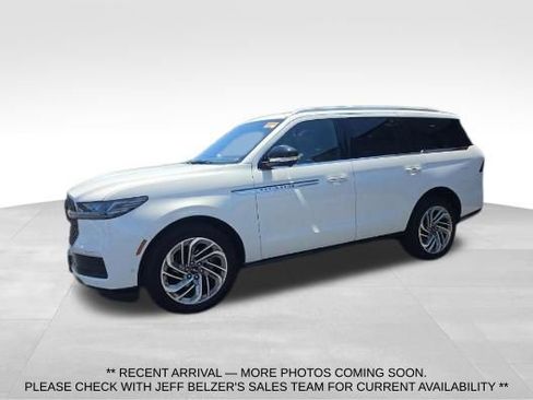 Used 2025 Lincoln Navigator Reserve AWD/4WD image 1