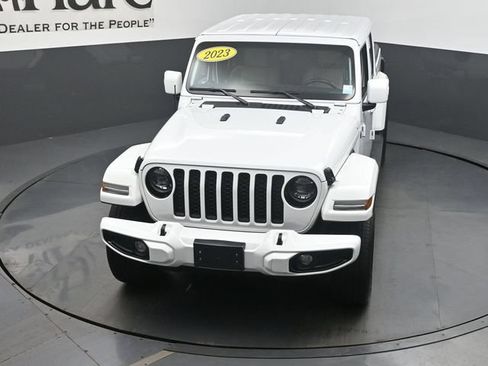 Used 2023 Jeep Gladiator Overland AWD/4WD image 44