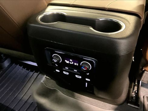 Used 2023 Chevrolet Tahoe High Country image 36