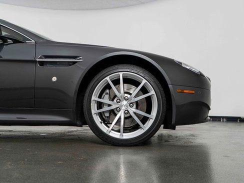 Used 2010 Aston Martin V8 Vantage Roadster image 11