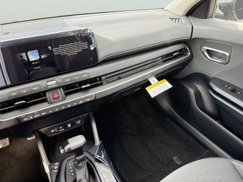 New 2025 Kia K4 LX image 13