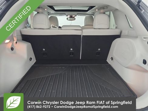 Used 2022 Jeep Cherokee Latitude Lux w/ Sun & Sound Group AWD/4WD image 30