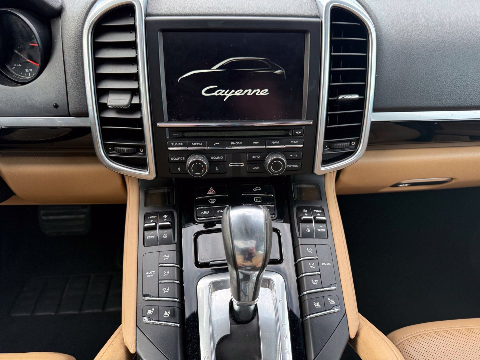 Used 2015 Porsche Cayenne Diesel AWD/4WD image 18