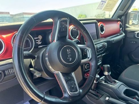 Used 2022 Jeep Gladiator Rubicon AWD/4WD image 10