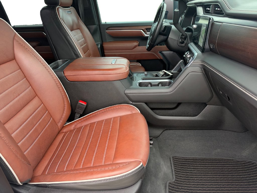 Used 2025 GMC Sierra 2500 Denali Ultimate AWD/4WD image 16