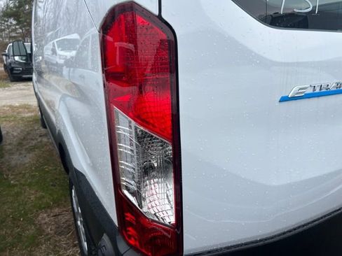 New 2024 Ford E-Transit Low Roof image 20