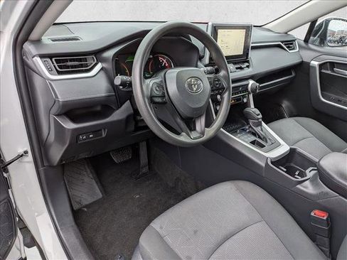 Used 2025 Toyota RAV4 XLE image 10