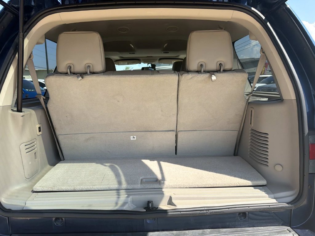 Used 2017 Lincoln Navigator Select RWD image 11