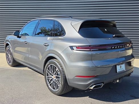 New 2026 Porsche Cayenne image 3