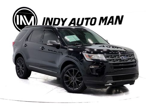 Used 2019 Ford Explorer XLT w/ Equipment Group 202A image 2