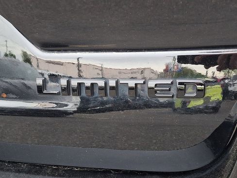 Used 2024 Jeep Grand Cherokee Limited w/ Luxury Tech Group II AWD/4WD image 30