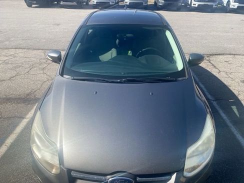 Used 2014 Ford Focus SE image 2