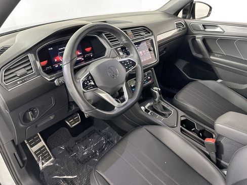 Used 2023 Volkswagen Tiguan SE R-Line FWD image 11