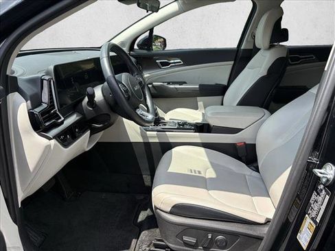 Used 2025 Kia Sportage EX FWD image 10