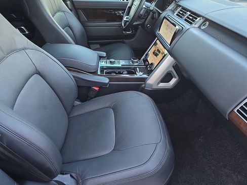 Used 2019 Land Rover Range Rover HSE image 7