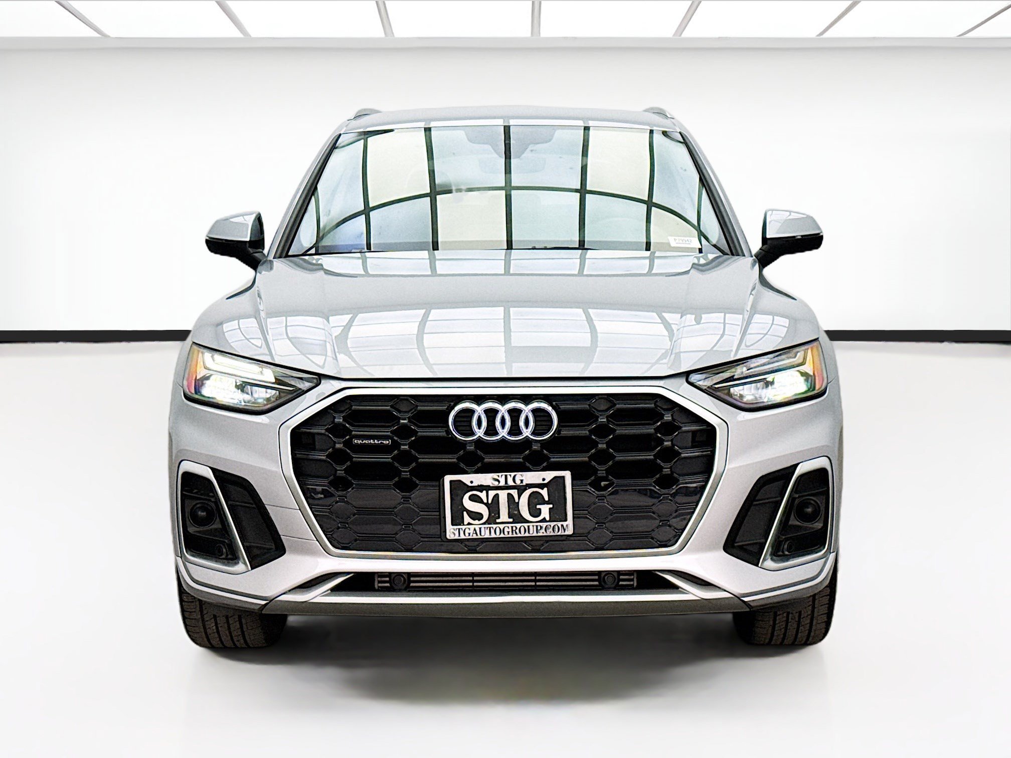 Used 2023 Audi Q5 2.0T Premium w/ Convenience Package AWD/4WD image 2