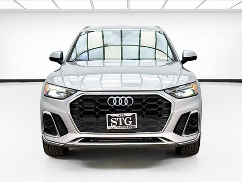 Used 2023 Audi Q5 2.0T Premium w/ Convenience Package AWD/4WD image 2