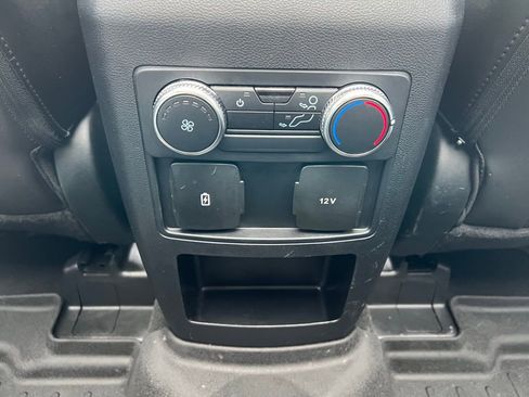 Used 2021 Ford Explorer XLT w/ Equipment Group 202A image 25