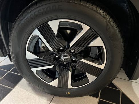 New 2026 Nissan Kicks SV w/ SV Premium Package image 16