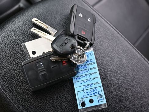 Used 2021 GMC Canyon Elevation Standard w/ Convenience Package image 26