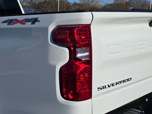 Used 2025 Chevrolet Silverado 1500 W/T w/ WT Value Package image 34