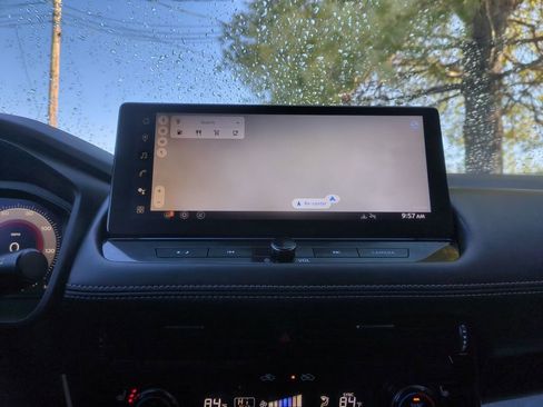 Used 2024 Nissan Rogue SL w/ SL Premium Package image 10