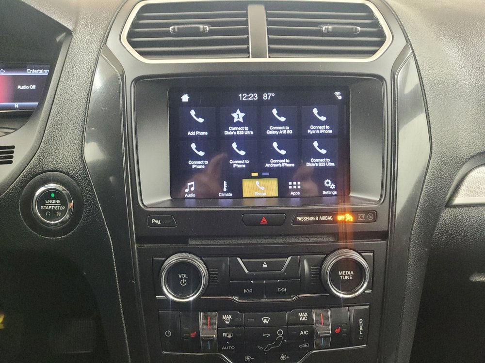 Used 2017 Ford Explorer XLT w/ Equipment Group 202A FWD image 25