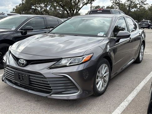 Certified 2022 Toyota Camry LE image 15