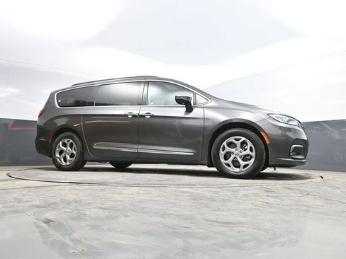 Used 2023 Chrysler Pacifica Limited image 62