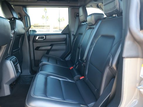 Used 2025 Ford Bronco Outer Banks AWD/4WD image 38
