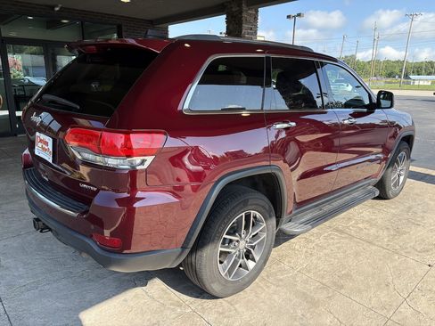 Used 2018 Jeep Grand Cherokee Limited AWD/4WD image 6