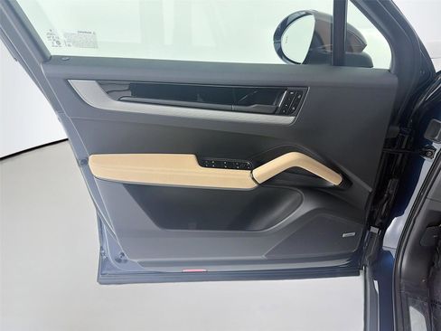 New 2026 Porsche Cayenne image 6