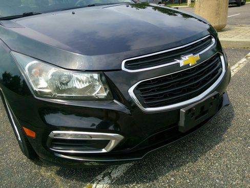 Used 2015 Chevrolet Cruze LT FWD image 12