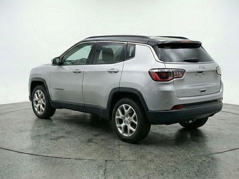 Used 2025 Jeep Compass Limited image 6