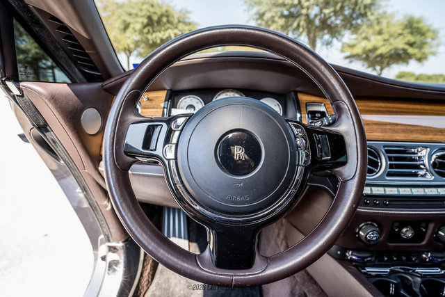 Used 2016 Rolls-Royce Wraith RWD image 60