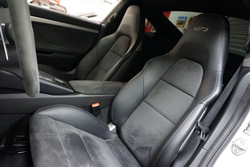 Used 2015 Porsche 911 GT3 RWD image 11