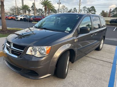 Used 2019 Dodge Grand Caravan SE w/ UConnect Hands-Free Group