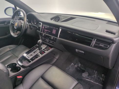 Certified 2022 Porsche Macan AWD/4WD image 26