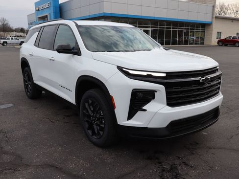 New 2026 Chevrolet Traverse LT w/ Midnight/Sport Edition AWD/4WD image 2