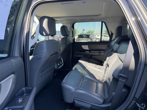 Certified 2025 Ford Expedition Active AWD/4WD image 19
