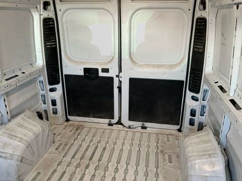 Used 2025 RAM ProMaster 2500 w/ Convenience Group FWD image 13