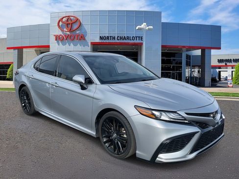 Used 2024 Toyota Camry XSE image 3