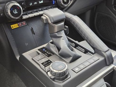New 2026 Toyota 4Runner Platinum AWD/4WD image 18