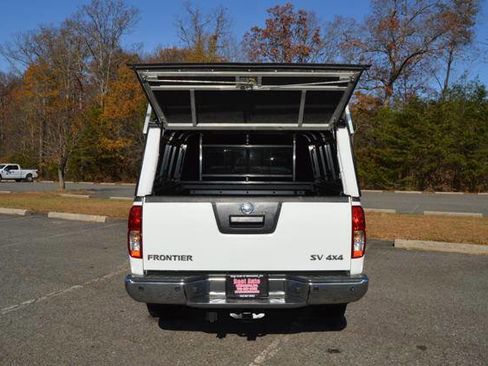 Used 2014 Nissan Frontier SV w/ SV Value Truck Package image 8