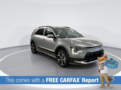 Used 2025 Kia Niro EX Touring image 2