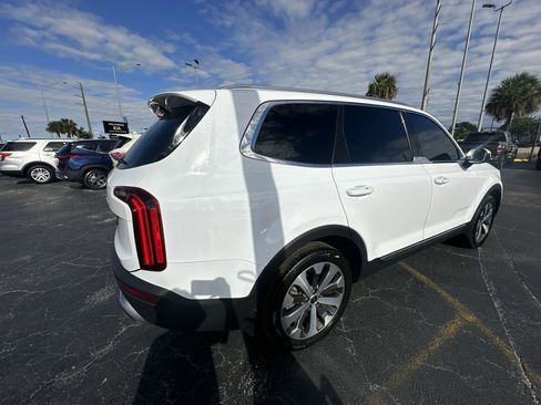 Certified 2022 Kia Telluride EX w/ EX Premium Package image 22