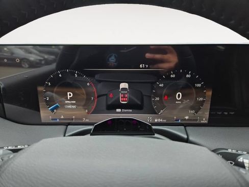 New 2025 Nissan Armada SL w/ Captain's Chari Seat Package AWD/4WD image 16
