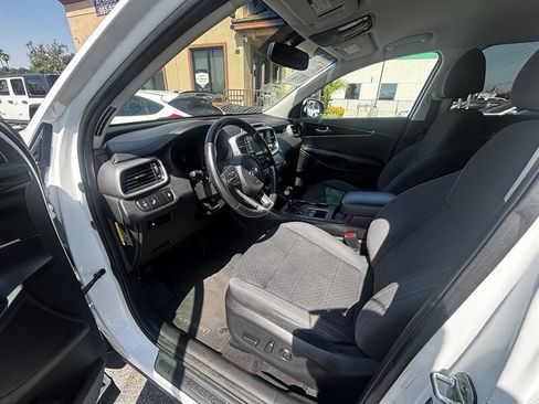 Used 2018 Kia Sorento LX w/ LX V6 Convenience Package image 24